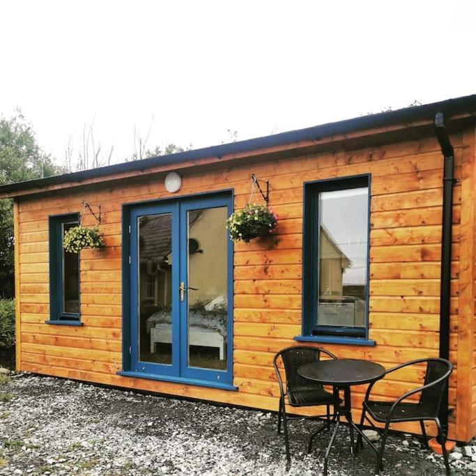 Ceaser'S Cabin Is A Cosy 1 Bedroom Cabin Лехинч Экстерьер фото